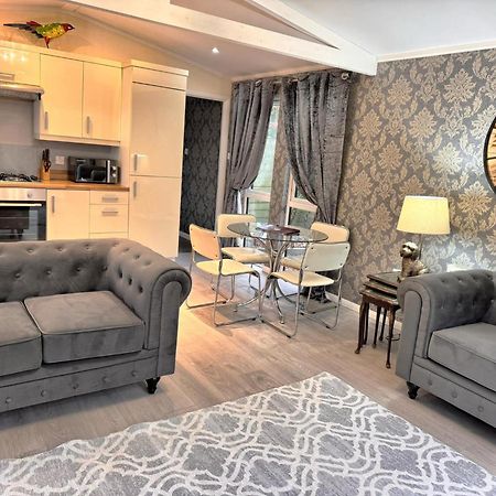 Welsh Villa-Hot Tub-Tenby-Carmarthen-Forestsetting Eksteriør billede